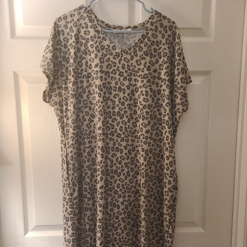 Haptics Leopard dress